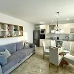 شقة Kutija With Heated Pool *