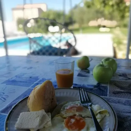 Kutija With Heated Pool Sveti Filip i Jakov