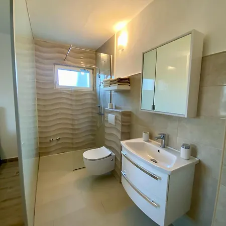 Apartman Kutija With Heated Pool *