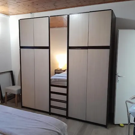 Apartment Kutija *