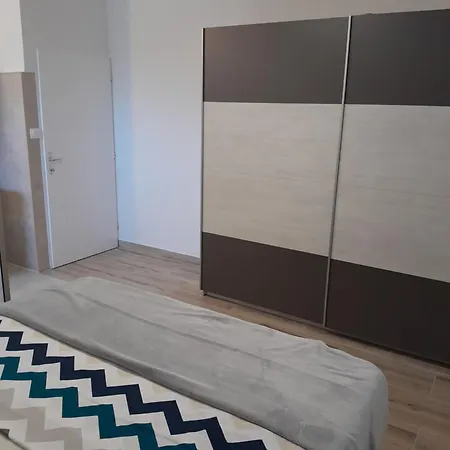 Kutija With Heated Pool *