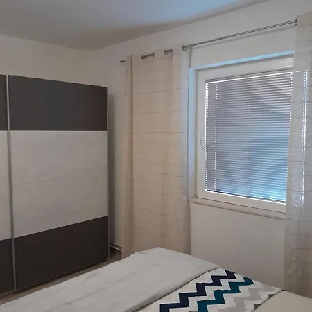 Kutija With Heated Pool Διαμέρισμα Sveti Filip i Jakov
