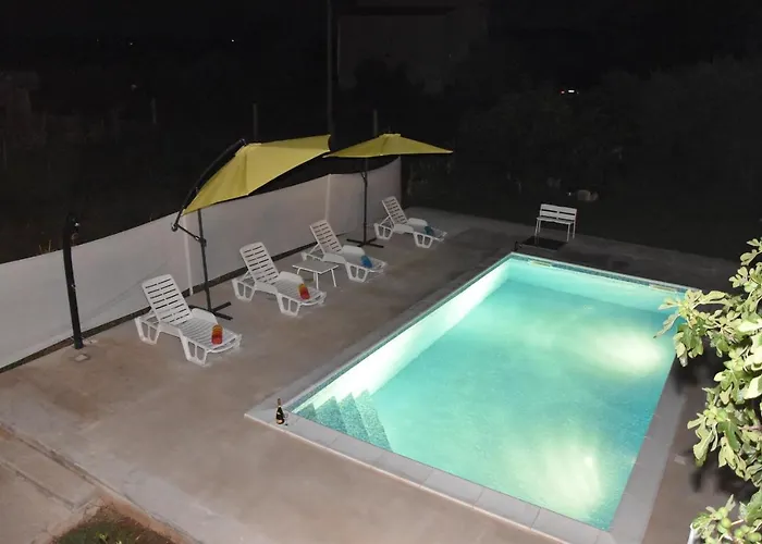 شقة Kutija With Heated Pool سفيتي فيليب ياكوف