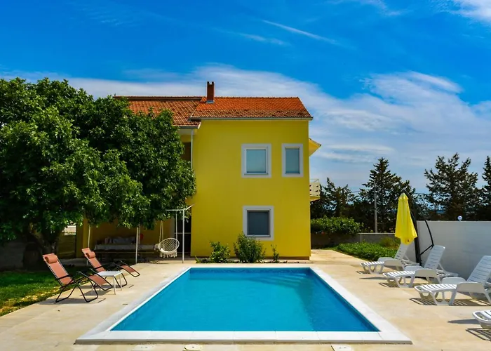 Lejlighed Kutija With Heated Pool Sveti Filip i Jakov