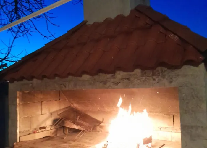 Kutija With Heated Pool Lejlighed *