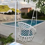 Kutija With Heated Pool * Sveti Filip i Jakov