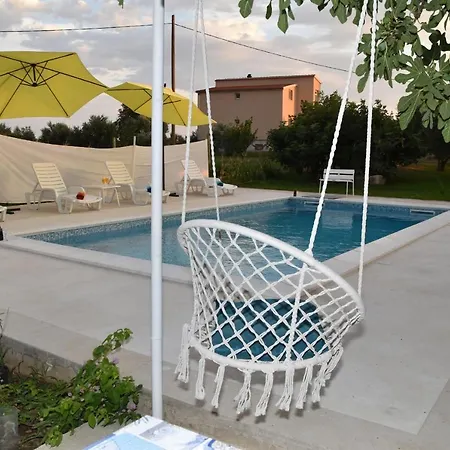 Kutija With Heated Pool * Sveti Filip i Jakov