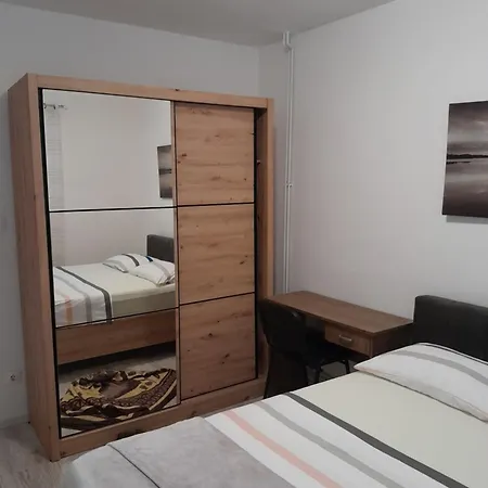 Kutija With Heated Pool Apartamento *