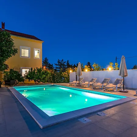 Kutija With Heated Pool * Sveti Filip i Jakov